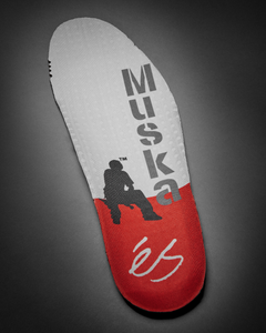 éS The Muska - Black/Red