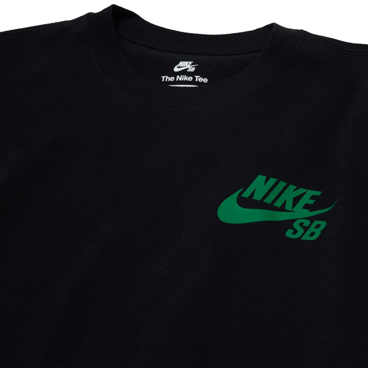 Nike SB Small Logo Tee - Black/Court Green