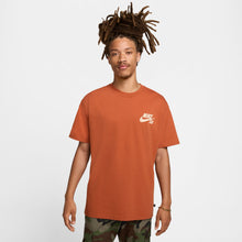 Load image into Gallery viewer, Nike SB Small Logo Tee - Dark Russet