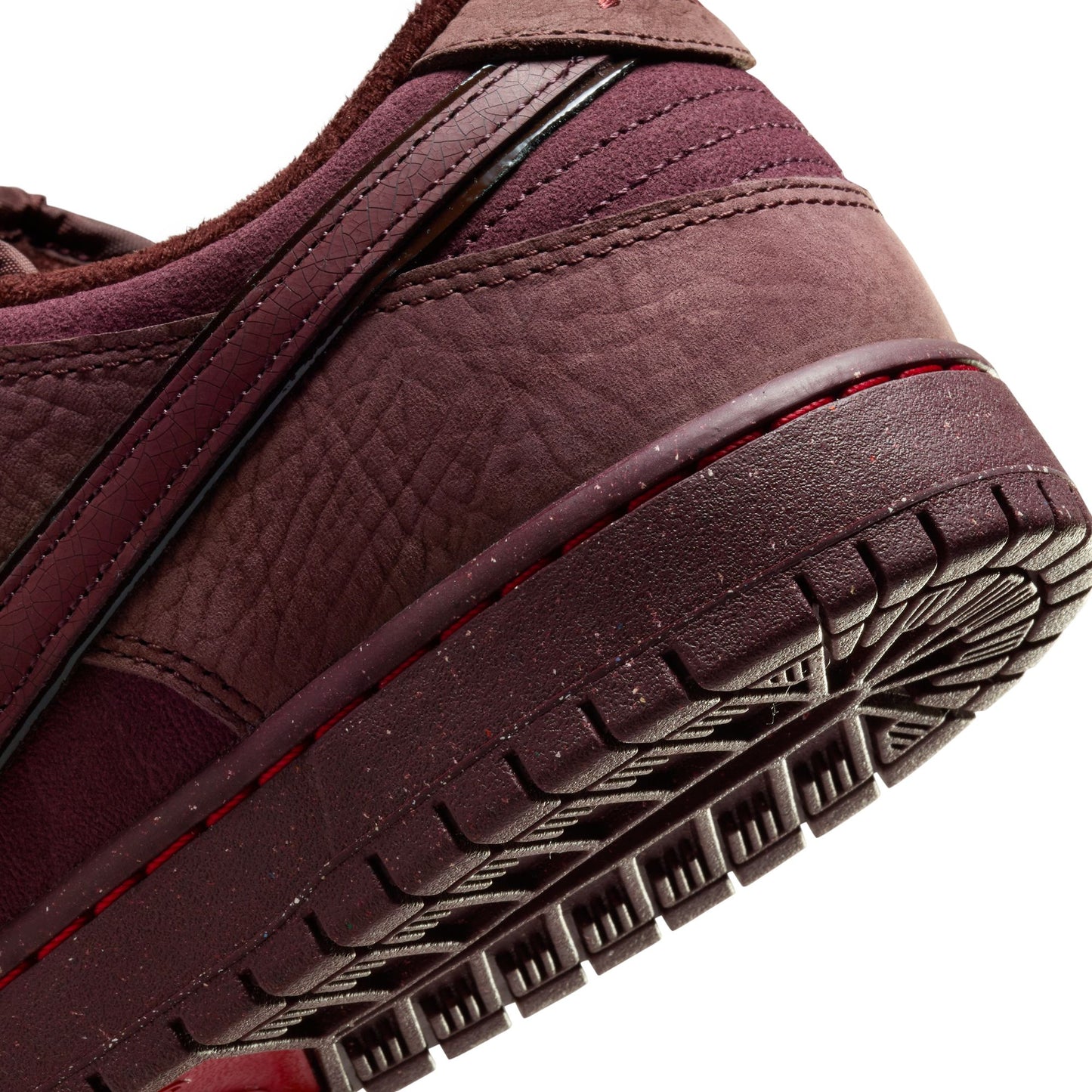 Nike SB Dunk Low Premium - Burgundy Crush/Team Red/Earth