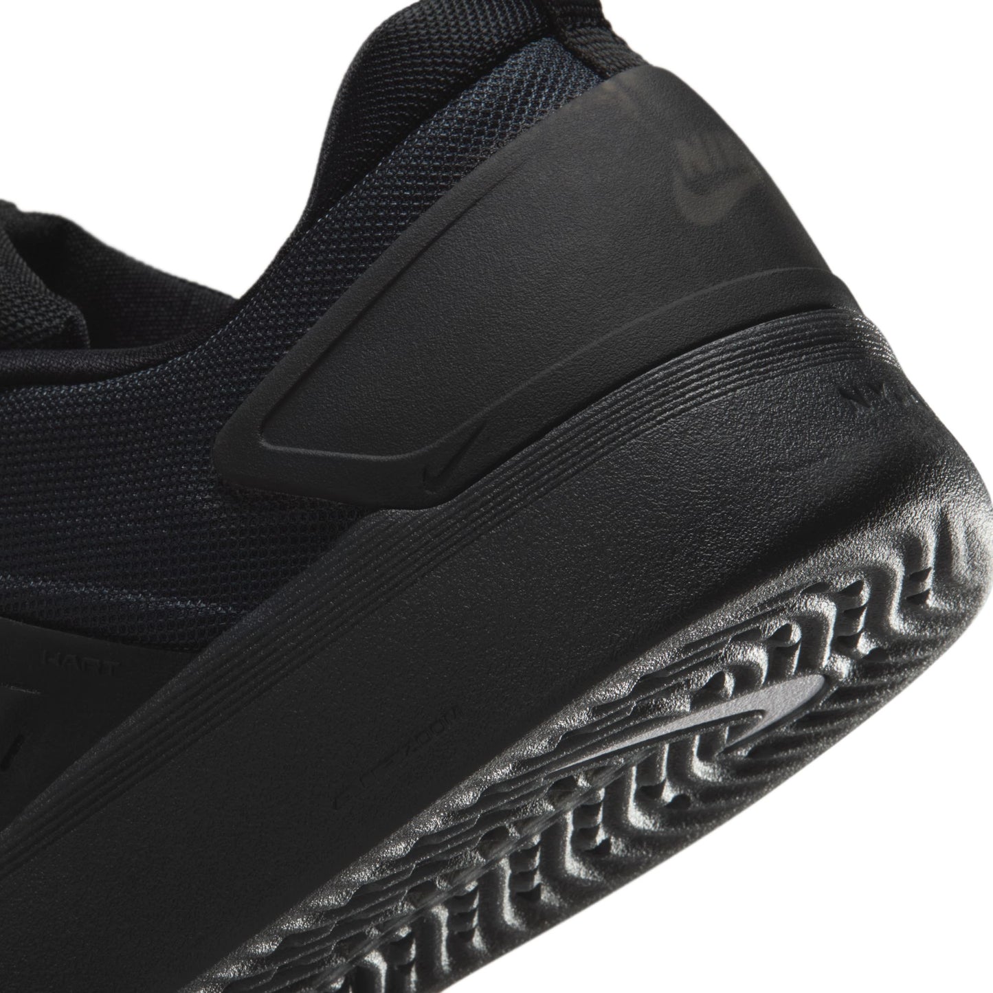 Nike SB Zoom Nyjah 4 - Black/White