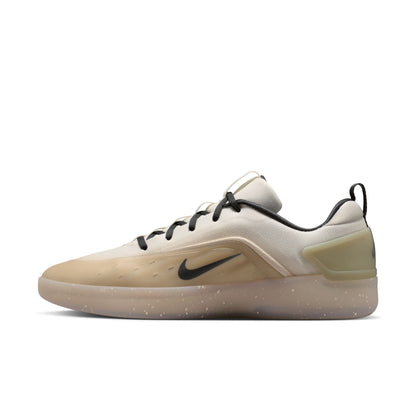 Nike SB Zoom Nyjah 4 - Desert Khaki/Dark Smoke Grey