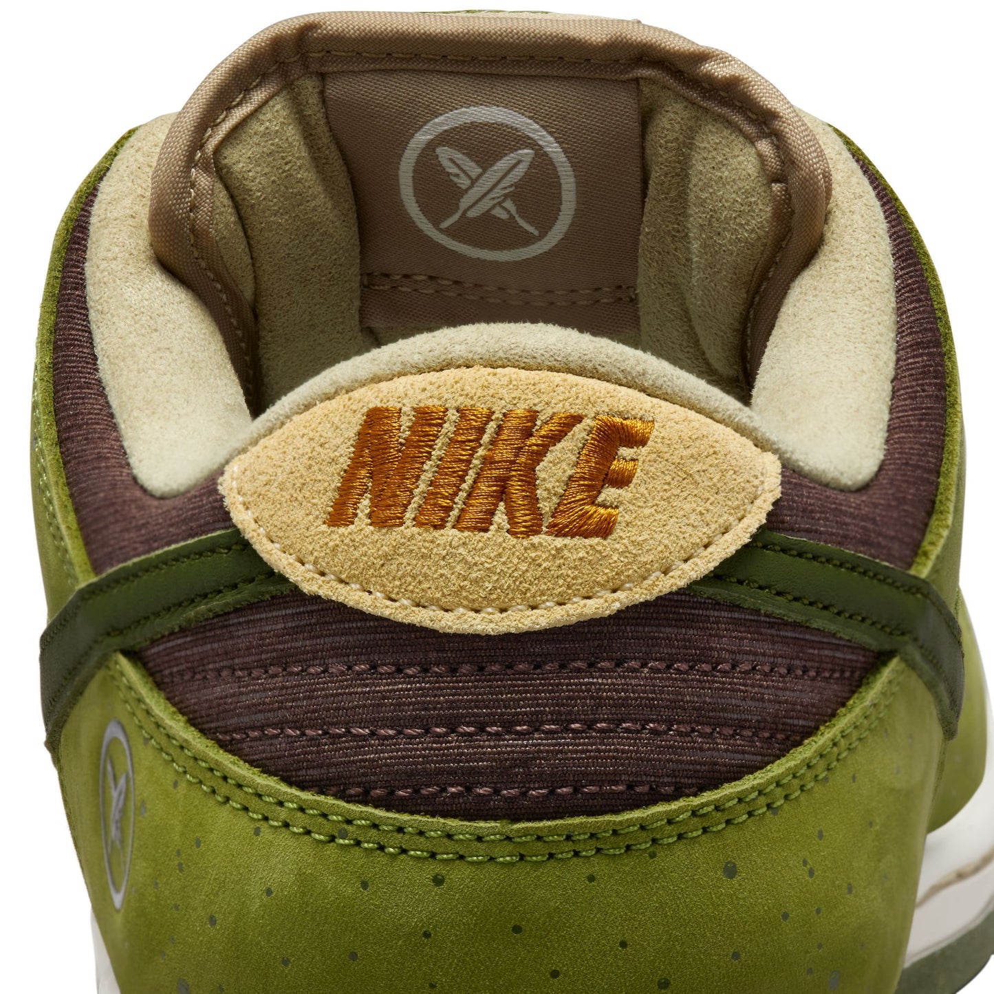 Nike SB Dunk Low Pro - Asparagus/Legion Green-Light Khaki