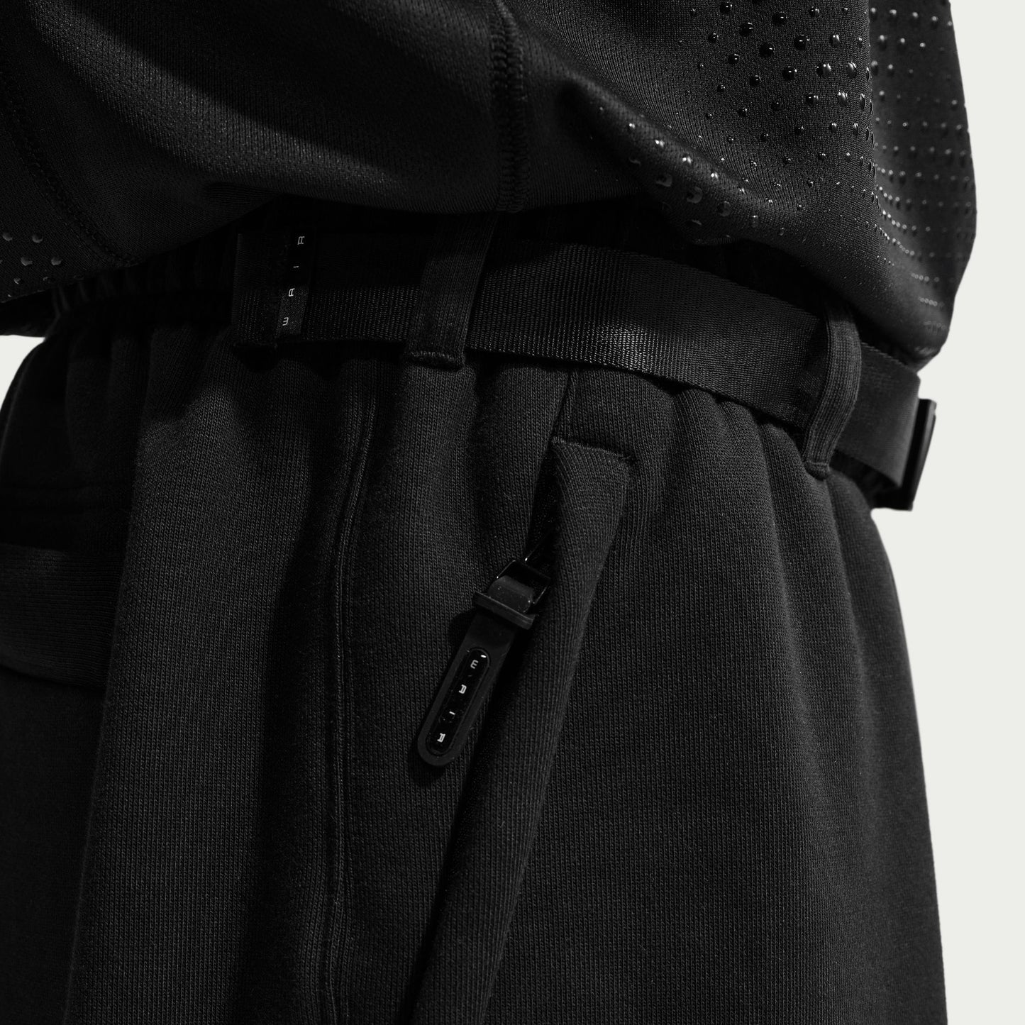 Nike SB Ishod Convertible Cargo Sweatpants - Black