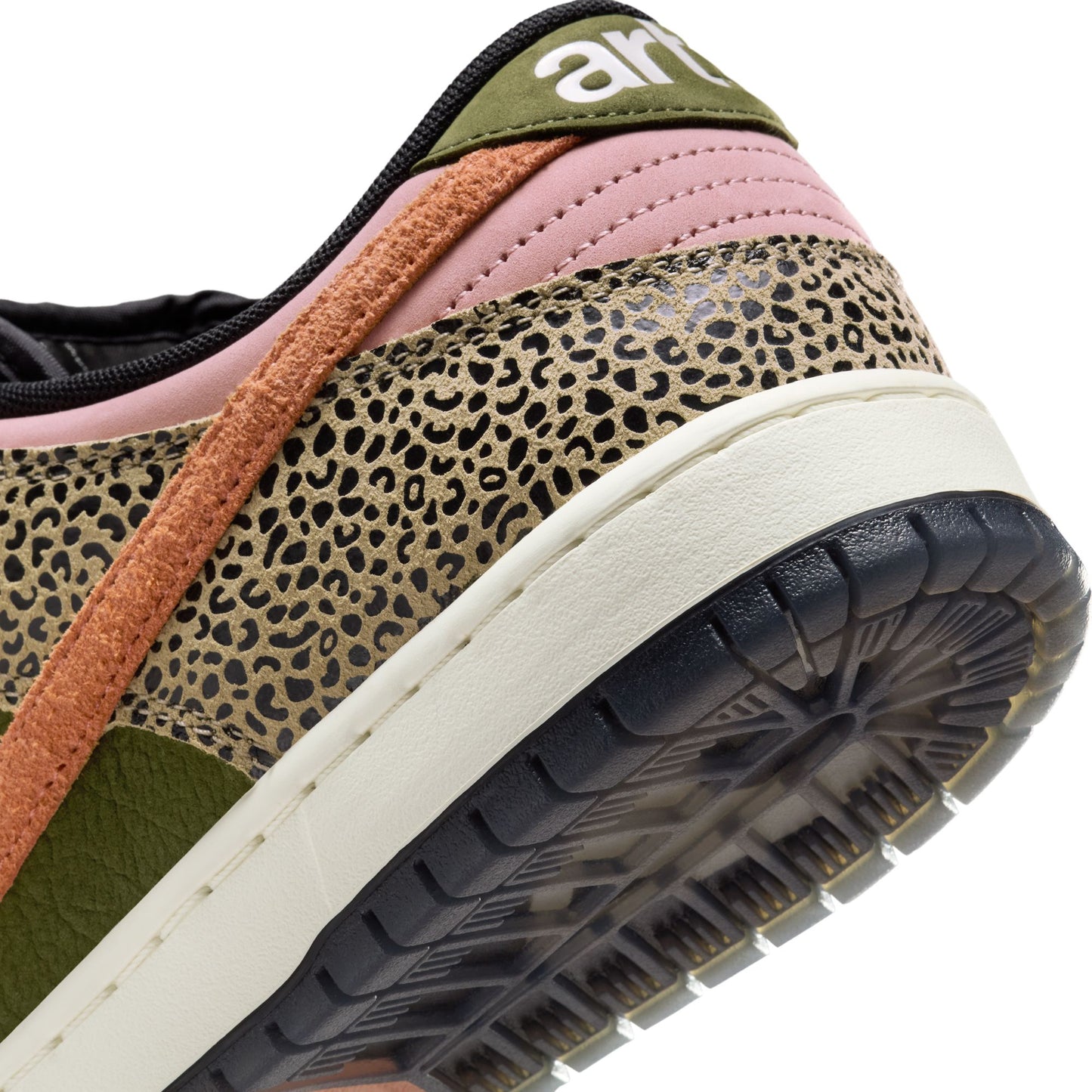 Nike SB Dunk Low Pro - Khaki/Amber Brown/Rough Green