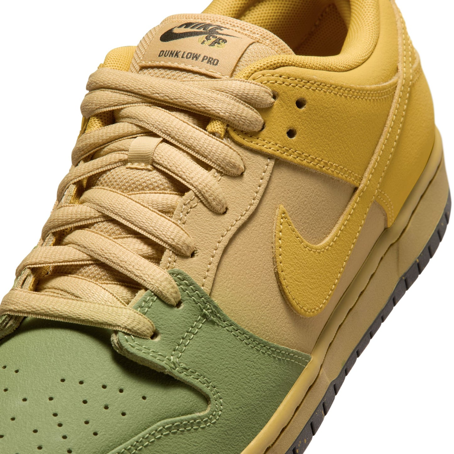 Nike SB Dunk Low Pro - Saffron Quartz/Pear