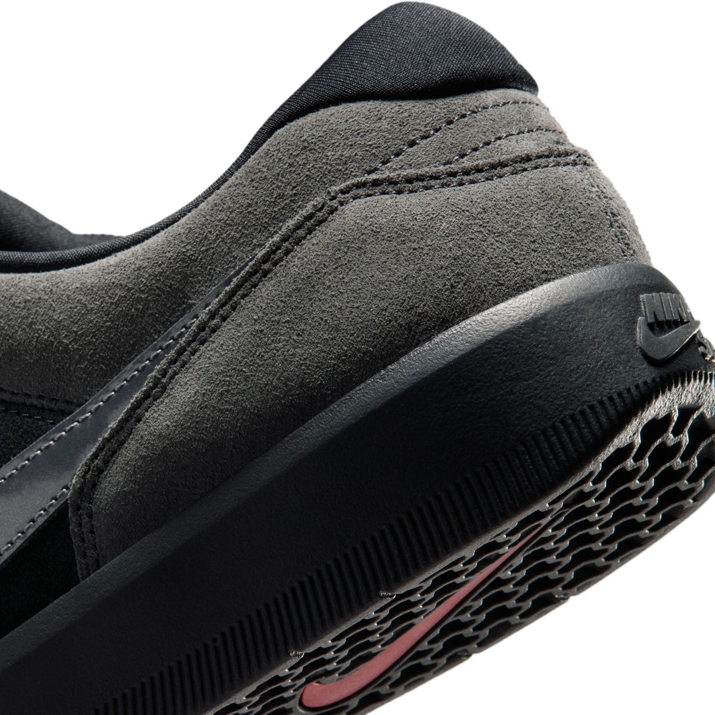 Nike SB Force 58 - Black/Metallic Dark Grey/Anthracite/Gym Red