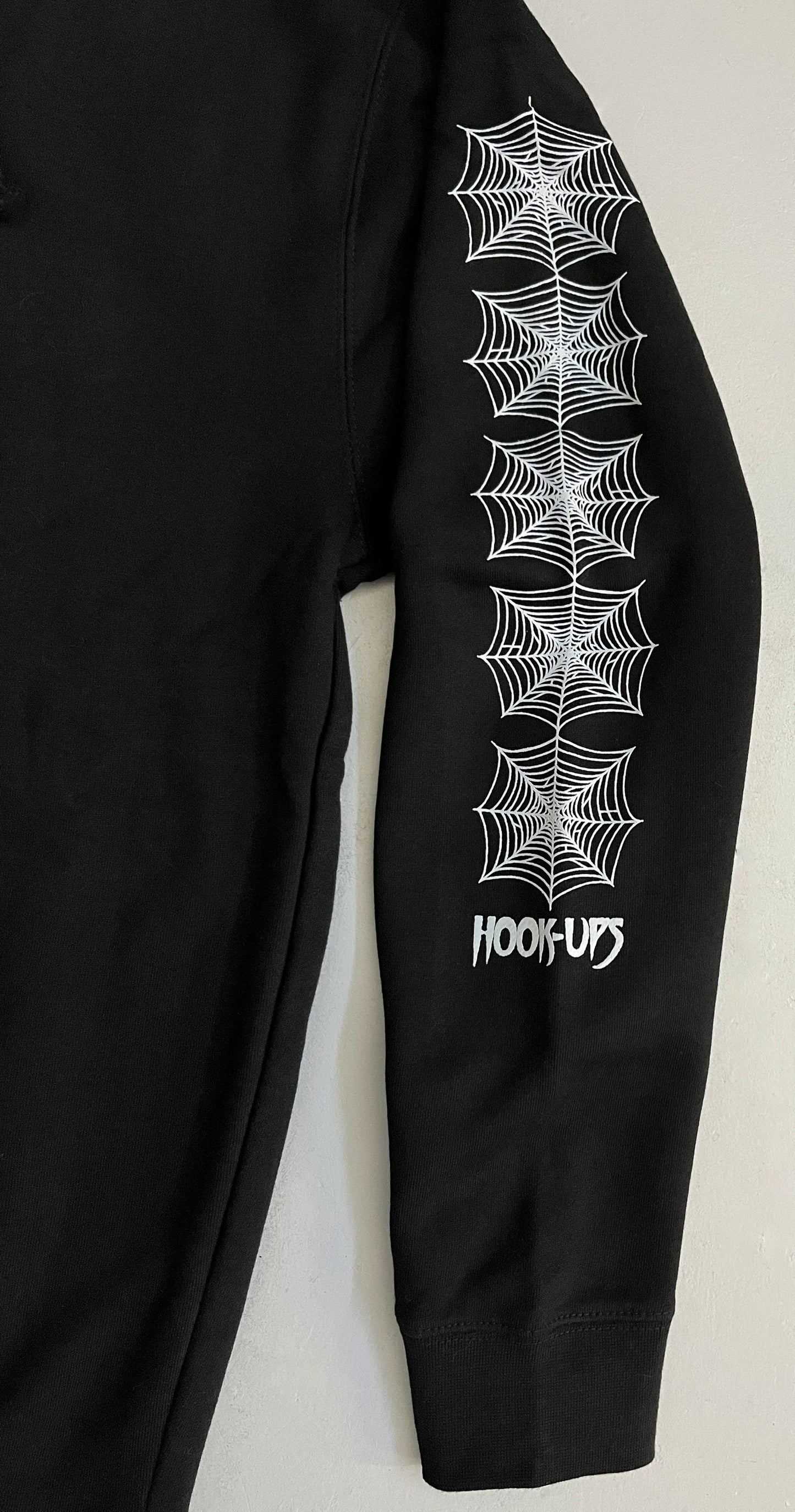 Hook-Ups Raven Hoodie - Black