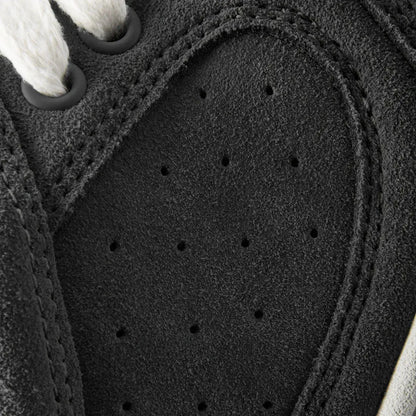 éS Accel 95 - Black/White