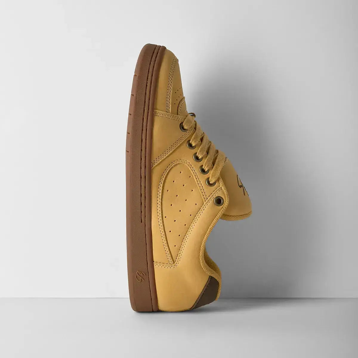 éS Accel 95 - Copper/Gum