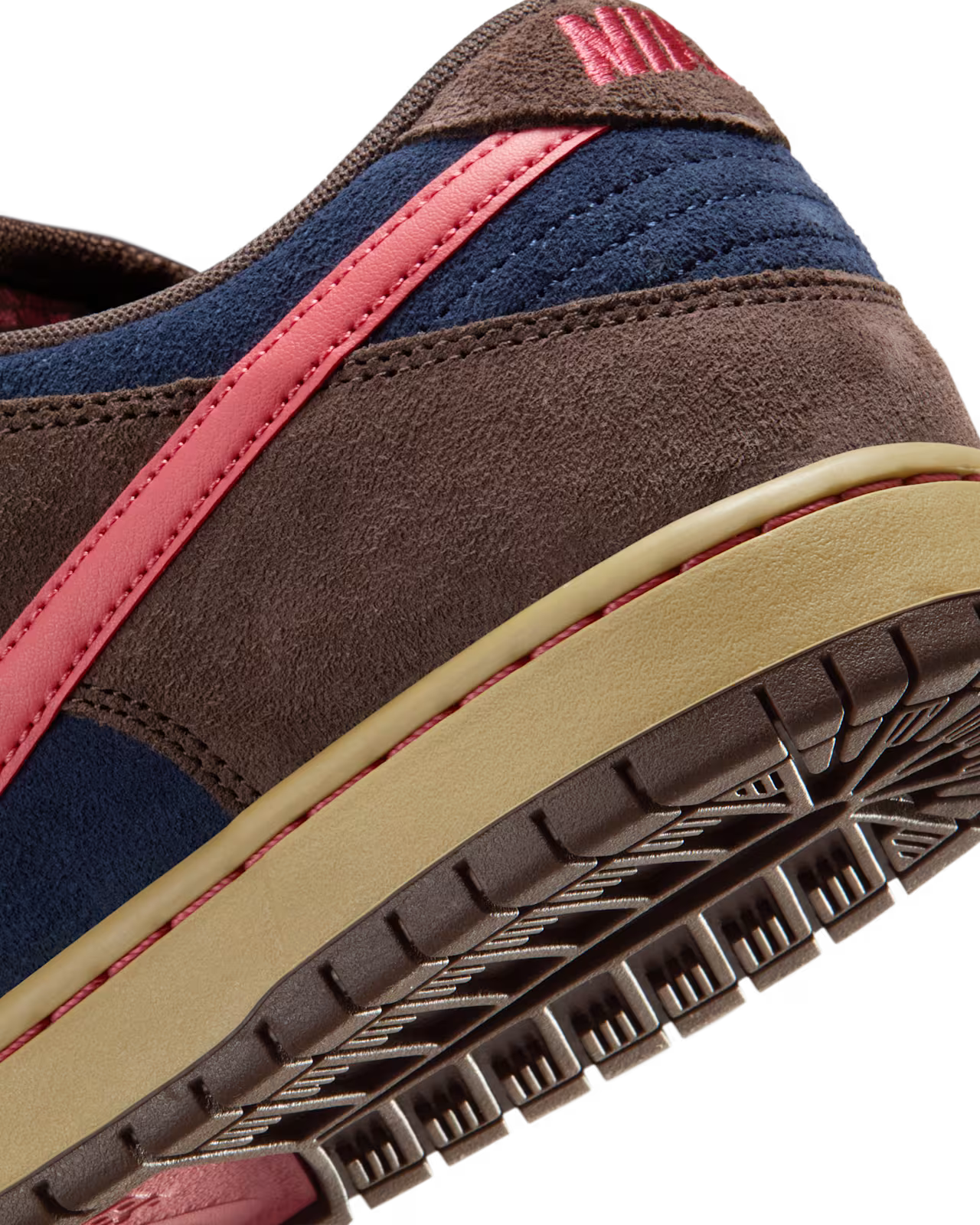 Nike SB Dunk Low Pro - Baroque Brown/Adobe/Midnight Navy