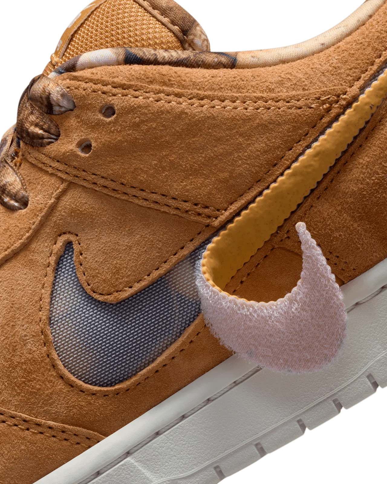 Nike SB Dunk Low Pro - Flax/Honeycomb-Summit White/Sail